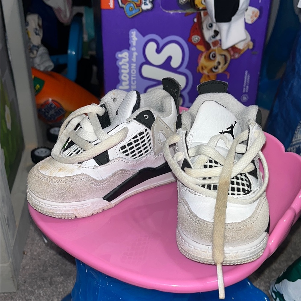Jordan 4s 5C